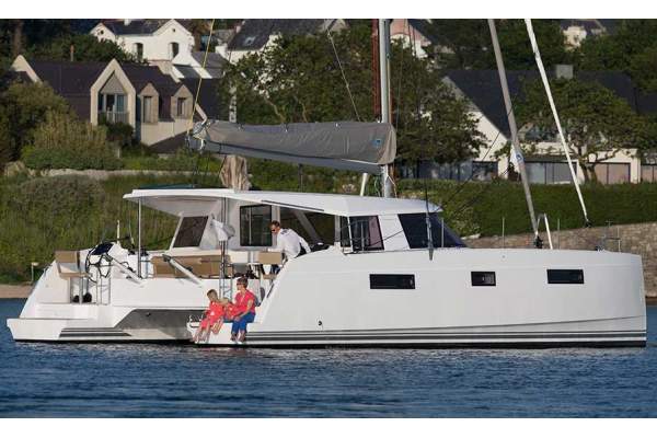 40' BAVARIA NAUTITECH OPEN 40 (2015) OFF MARKET